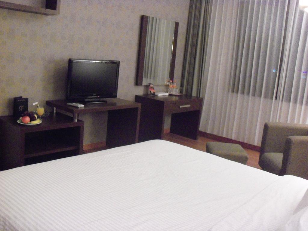 Hotel Naval Bandung Zimmer foto